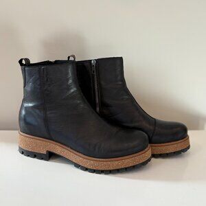 Taos Downtown Mid Boot - Size 10 - Excellent condition